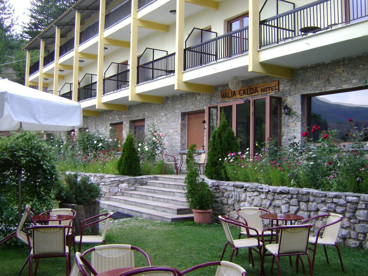 Valia Calda Hotel Perivoli  ภายนอก รูปภาพ